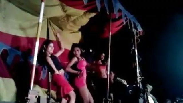 टाइट टीन की चूत पर जोर से झटका सेक्सी मूवी सेक्सी मूवी हिंदी में मारा
