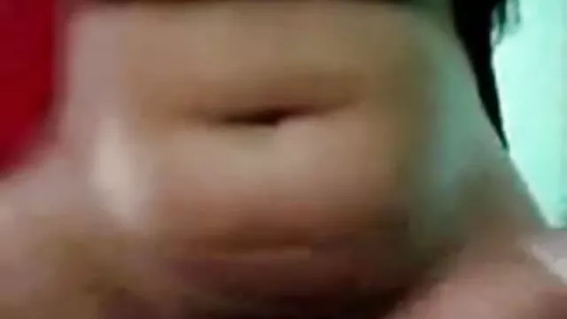 डिल्डो चूसने वीडियो में मूवी सेक्सी का मज़ा