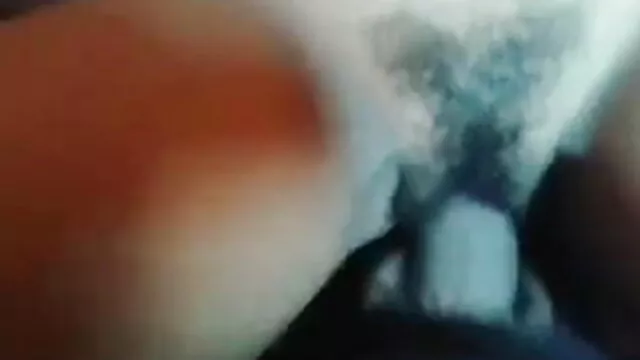 आबनूस गृहिणी बेब के साथ पति को खराब कर देती है सेक्सी वीडियो में मूवी