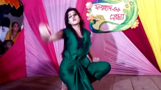 गोरा milf कोला और बोतल के साथ फुल सेक्सी मूवी वीडियो में उसके आगे को बेकार करता है