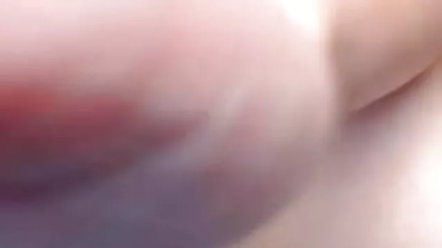 बालों वाली लड़की उसे twat हॉट सेक्सी मूवी वीडियो में खिलौने
