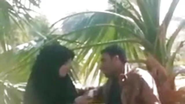 सफेद डैडी सेक्सी मूवी सेक्सी फिल्म वीडियो में आबनूस लड़की शिकंजा