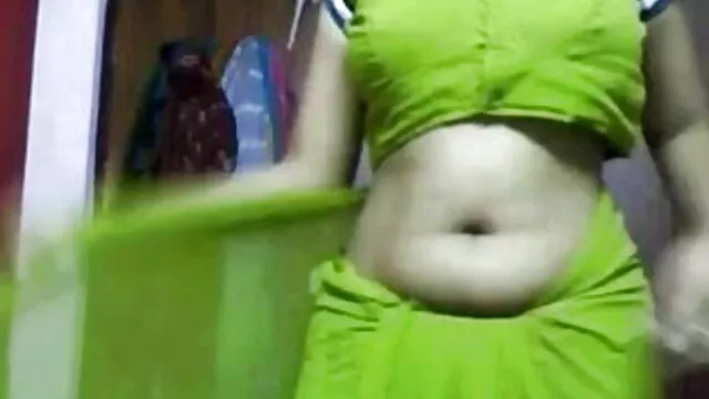 बड़े स्तन के साथ दादी इंग्लिश में सेक्सी मूवी रसोई की सफाई