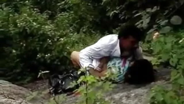 बम्बोला मूवी सेक्सी वीडियो में लो वुले नीरो