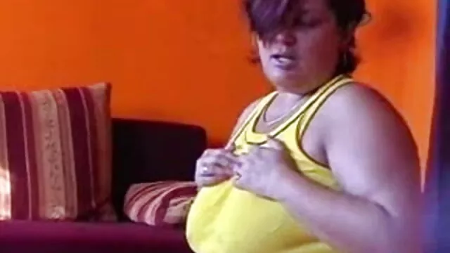 Slutty उत्तम दर्जे का परिपक्व ब्रिट्स threeway सेक्सी मूवी हिंदी में वीडियो में