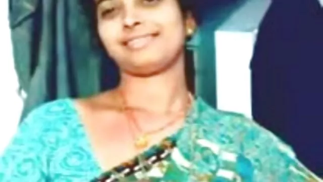 हॉट वीडियो में मूवी सेक्सी कुतिया dp'd