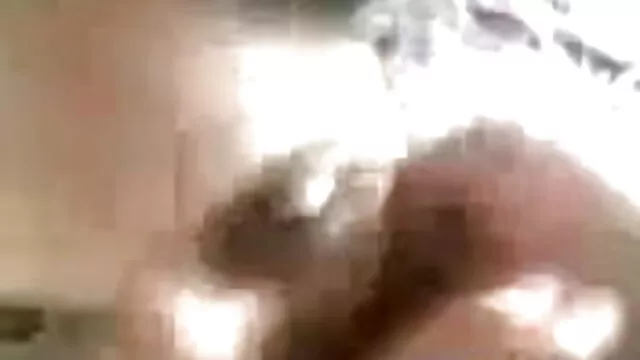 स्वादिष्ट मालकिन हिंदी में सेक्सी मूवी वीडियो में उसे stooge fucks