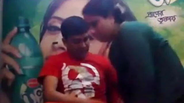 konchaet हिंदी में फुल सेक्सी मूवी