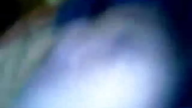 बिस्तर पर बिल्ली दिखाती हुई पतली किशोरी सेक्सी हिंदी मूवी वीडियो में