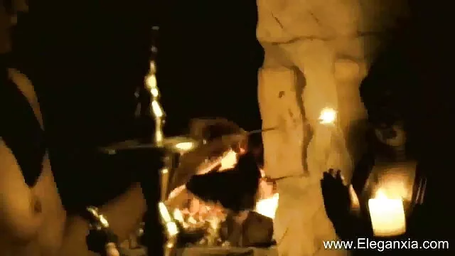 एरिका बोयर, मर्ले माइकल्स सेक्सी हिंदी मूवी वीडियो में और जूलियट एंडरसन