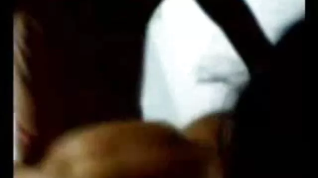 अधोवस्त्र अंग्रेजी बिल्ली खा रही है सेक्सी वीडियो मूवी हिंदी में