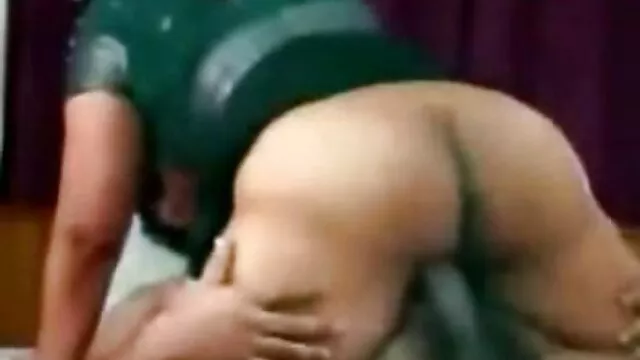 छेड़ो और इनकार हिंदी में सेक्सी मूवी फिल्म की गेंद को फोड़ने वाला मुर्गा खरोंच सैडी