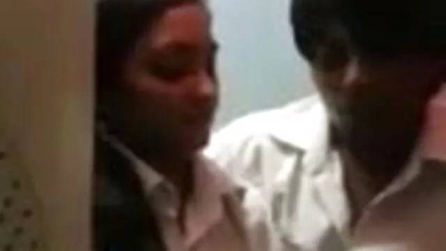 रोमांटिक के लिए फूल और क्रॉचलेस पैंटी पॉटेड सेक्सी फुल मूवी वीडियो में