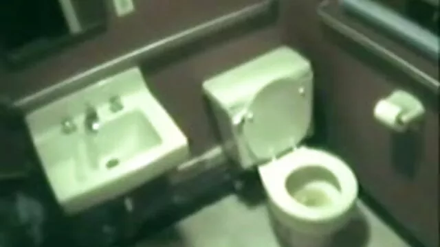 आबनूस आकर्षक मुर्गा के साथ उसकी बिल्ली crams भोजपुरी में सेक्सी मूवी