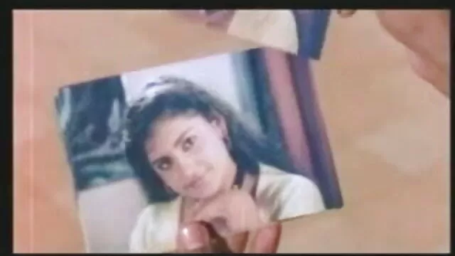 हॉट बेब गर्लफ्रेंड एक बीबीसी साझा करना चाहते साउथ में मूवी सेक्सी हैं