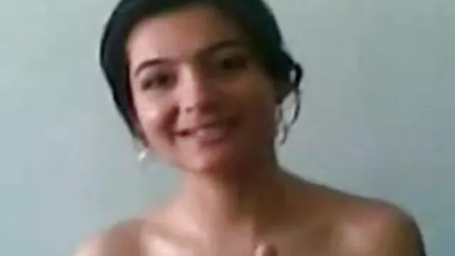 एमेच्योर sluts चूसो और एक बड़ा हिंदी में सेक्सी मूवी फिल्म काला मुर्गा साझा करें