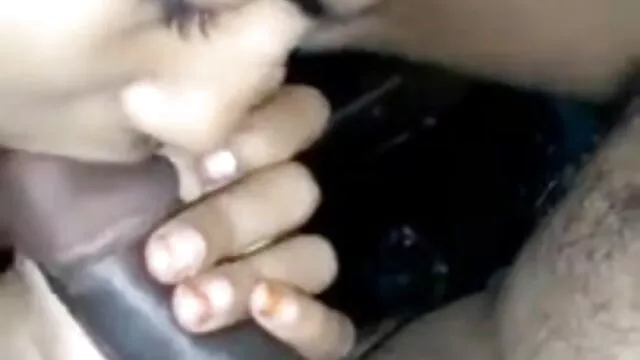 मछुआरों सेक्सी मूवी वीडियो में में बूढ़ी औरत दो लंड निगलती है