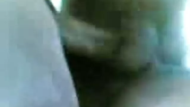 किशोर लड़की एक स्कूल बस में एक एशियाई आदमी की फुल मूवी वीडियो में सेक्सी चुदाई करती है
